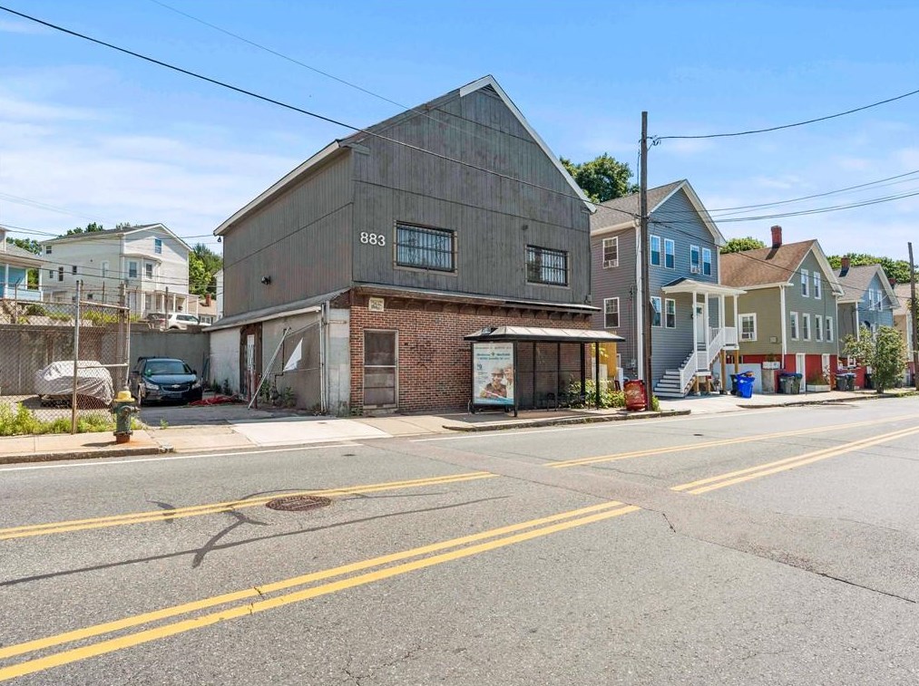 883 Manton Ave, Providence, RI 02909