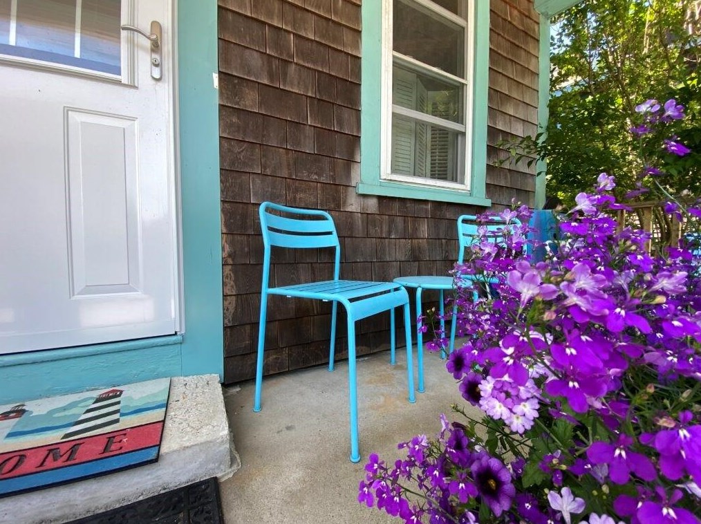 17 Warren Ave, Middletown, RI 02842