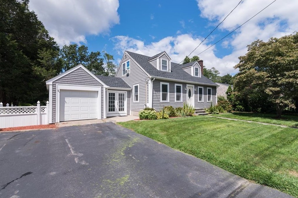 145 Middle Hwy, Barrington, RI 02806