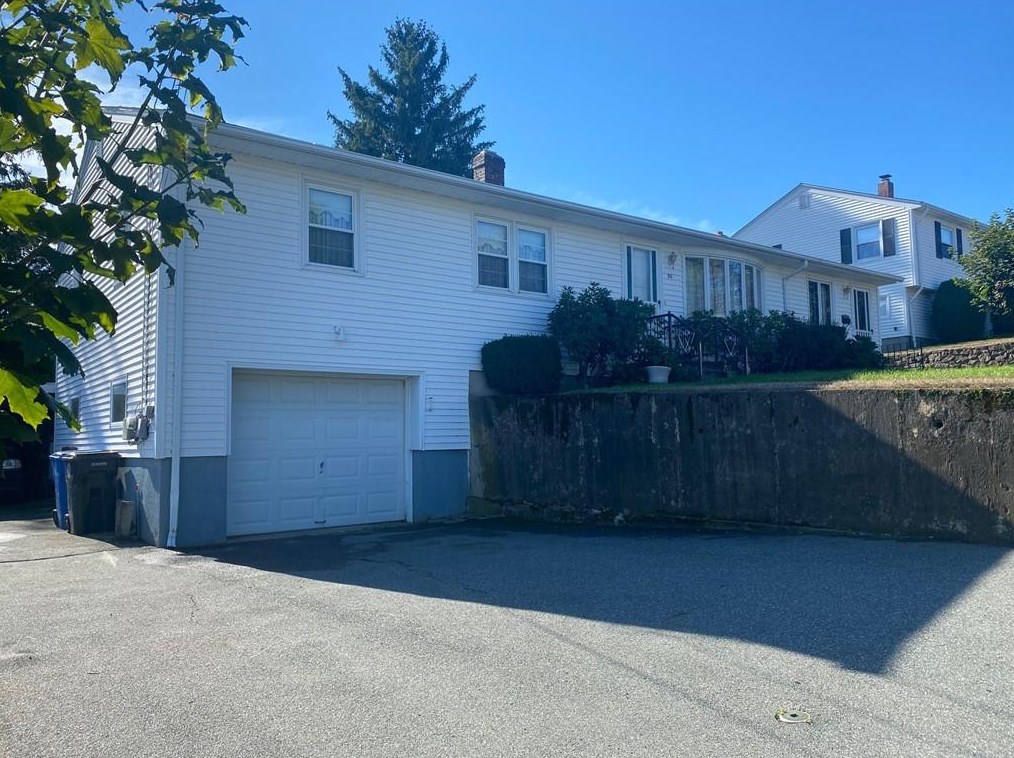 30 Tilden St, Cranston, RI 02920