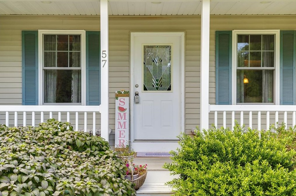 57 Hopkinton Hill Rd, Richmond, RI 02832-2436