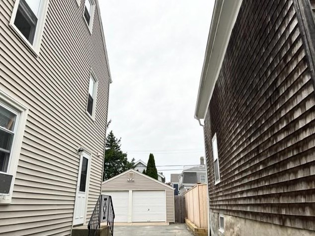 10 Hammond St # A, Middletown, RI
