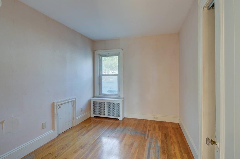 124 Wood St, Bristol RI 02809-3231 exterior