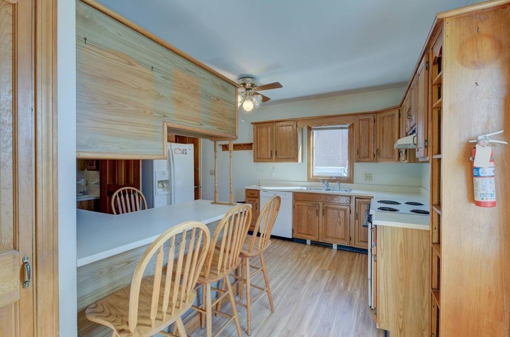 124 Wood St, Bristol RI 02809-3231 exterior