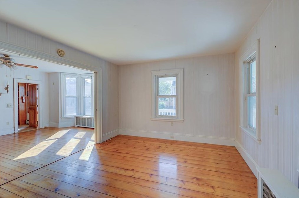 124 Wood St, Bristol RI 02809-3231 exterior