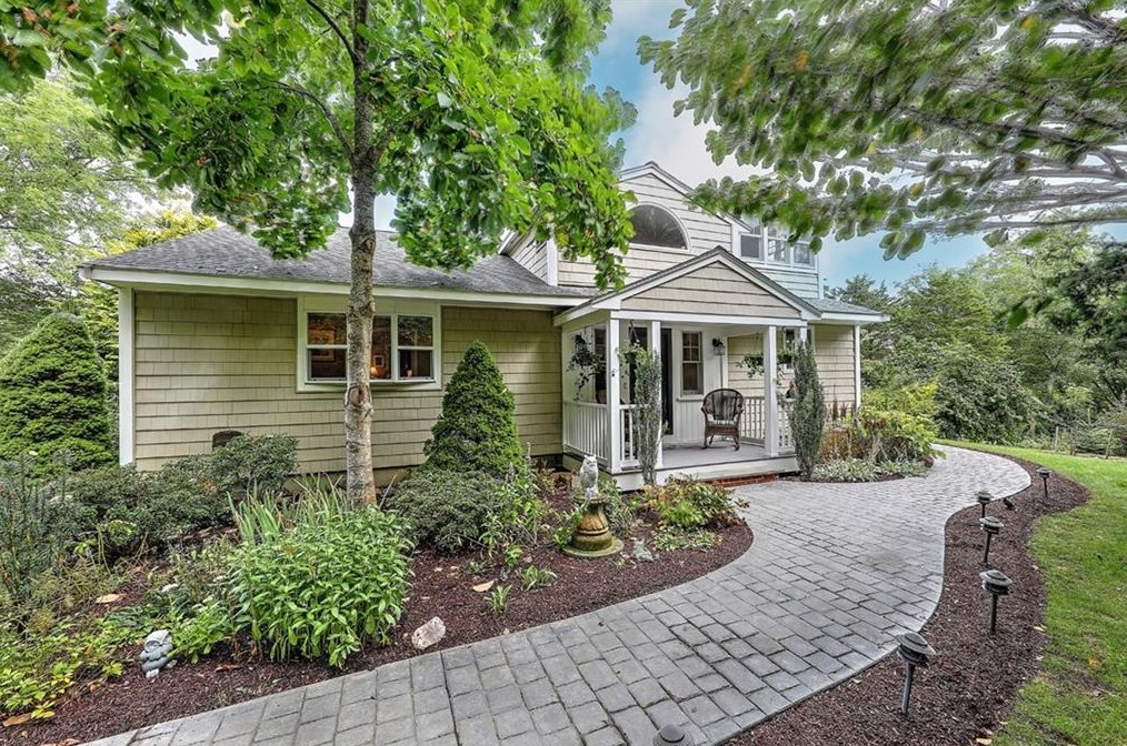 10 Big Drum Rd, Little Compton, RI 02837-1903