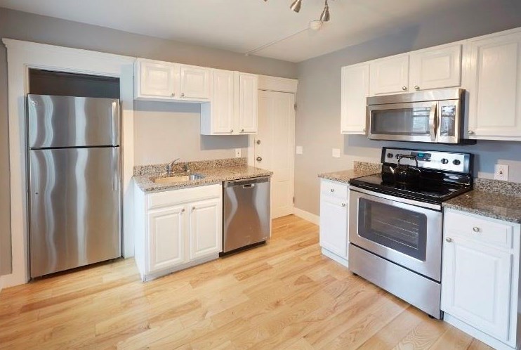 423 Thames St #2, Middletown, RI 02842