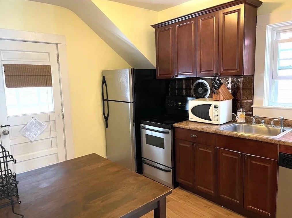 612 Thames St # 2, Middletown, RI