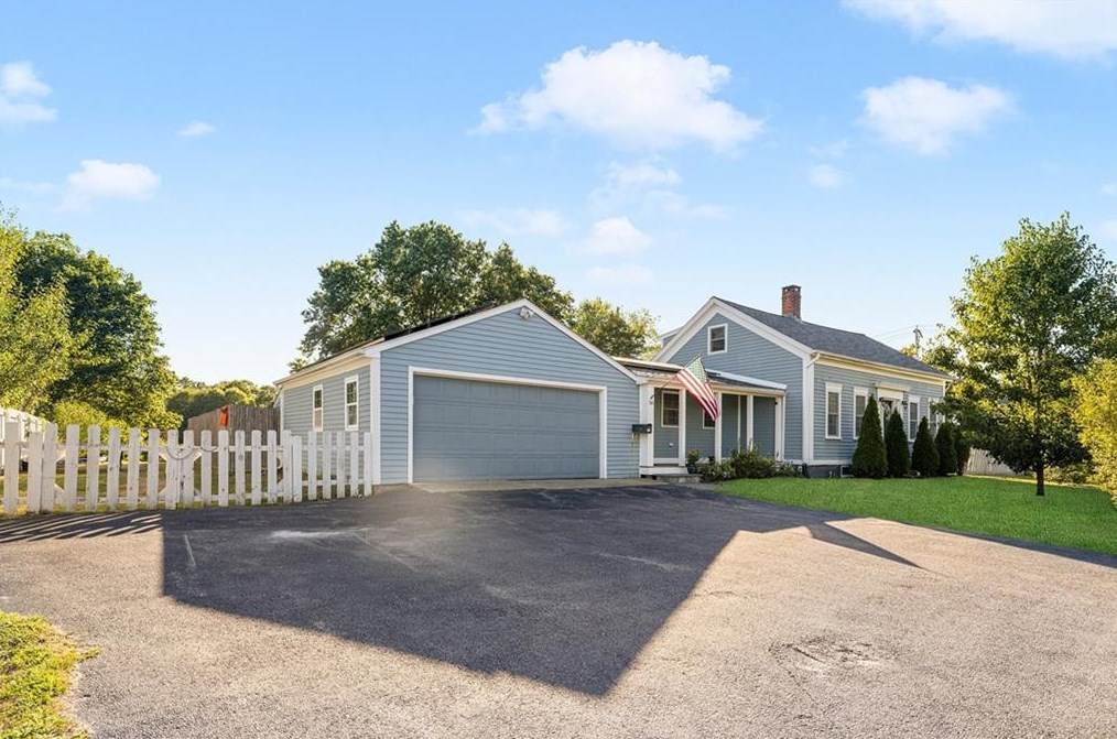 706 Ten Rod Rd, North Kingstown, RI 02852