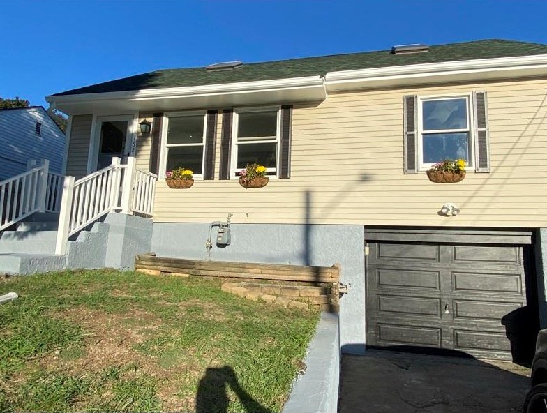 162 Rose St, East Providence, RI 02914-2907