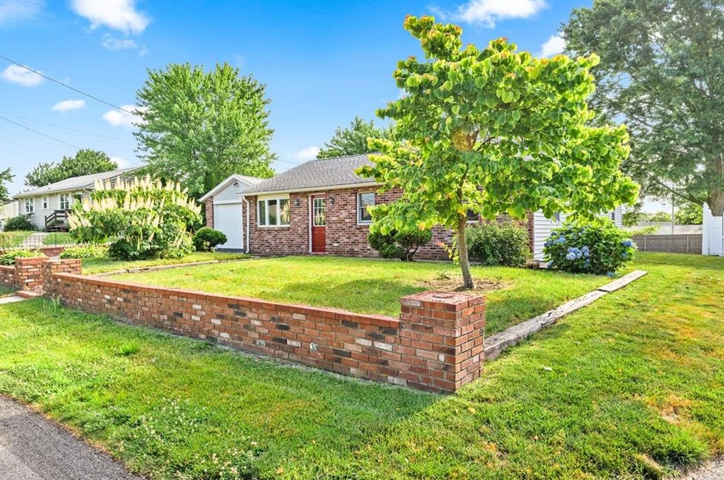 50 Primrose Rd, Bristol, RI 02809-4216
