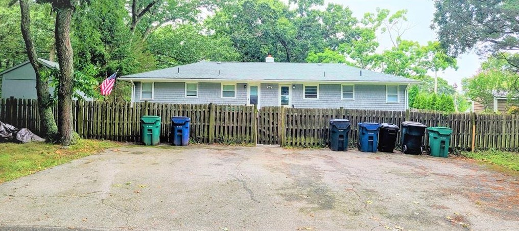 122 Everglade Ave, Warwick, RI 02886