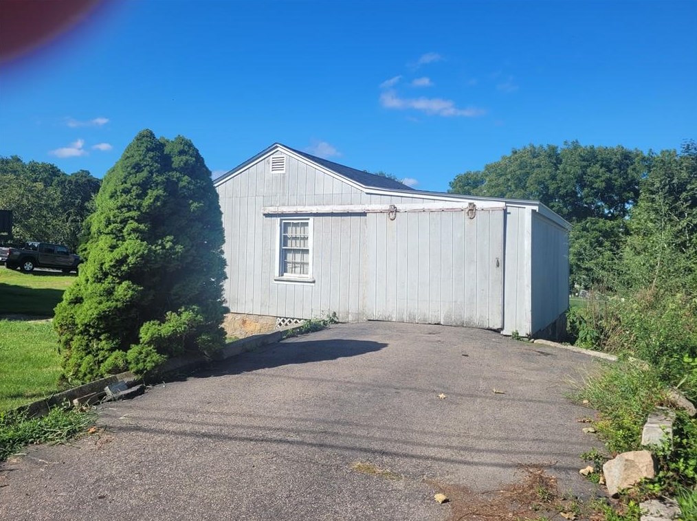 16 S Joseph St, Westerly, RI 02808