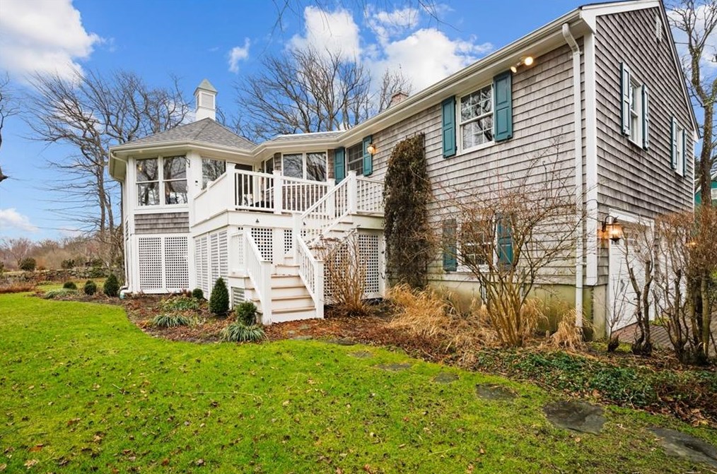 70 Brant Rd, Portsmouth, RI 02871