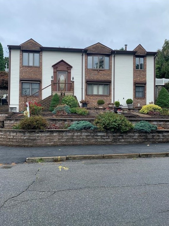 67 Curry Rd, Cranston, RI 02920