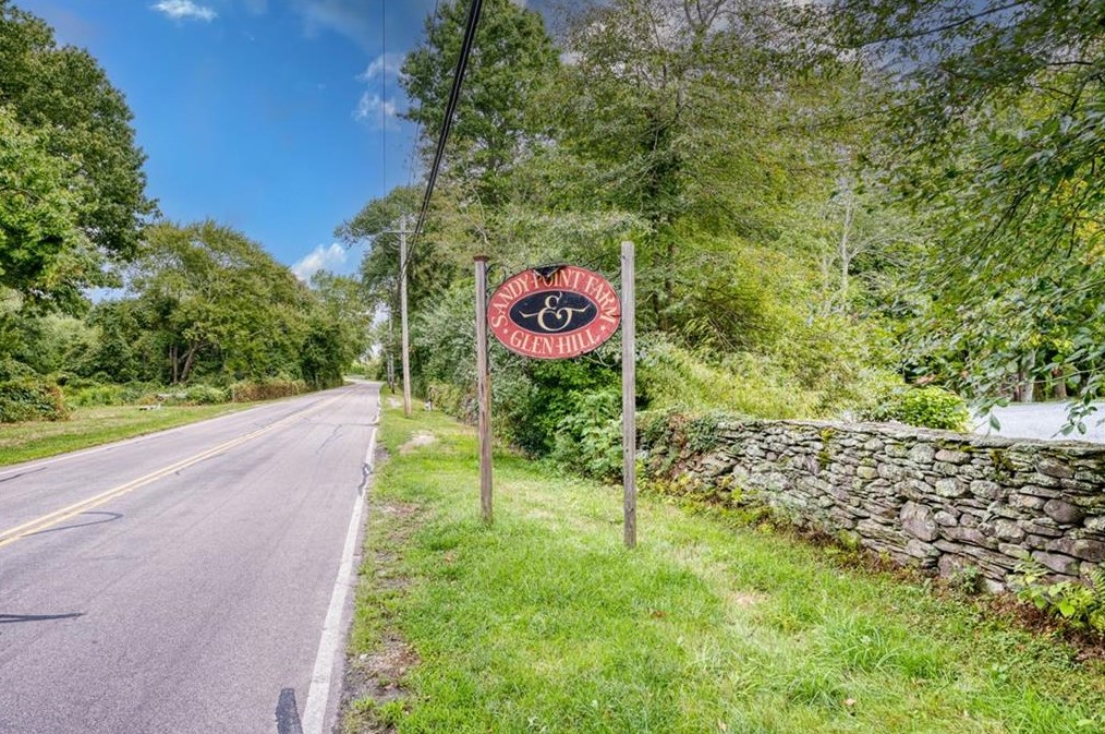 179 Taylor Rd, Portsmouth RI  02871-5416 exterior