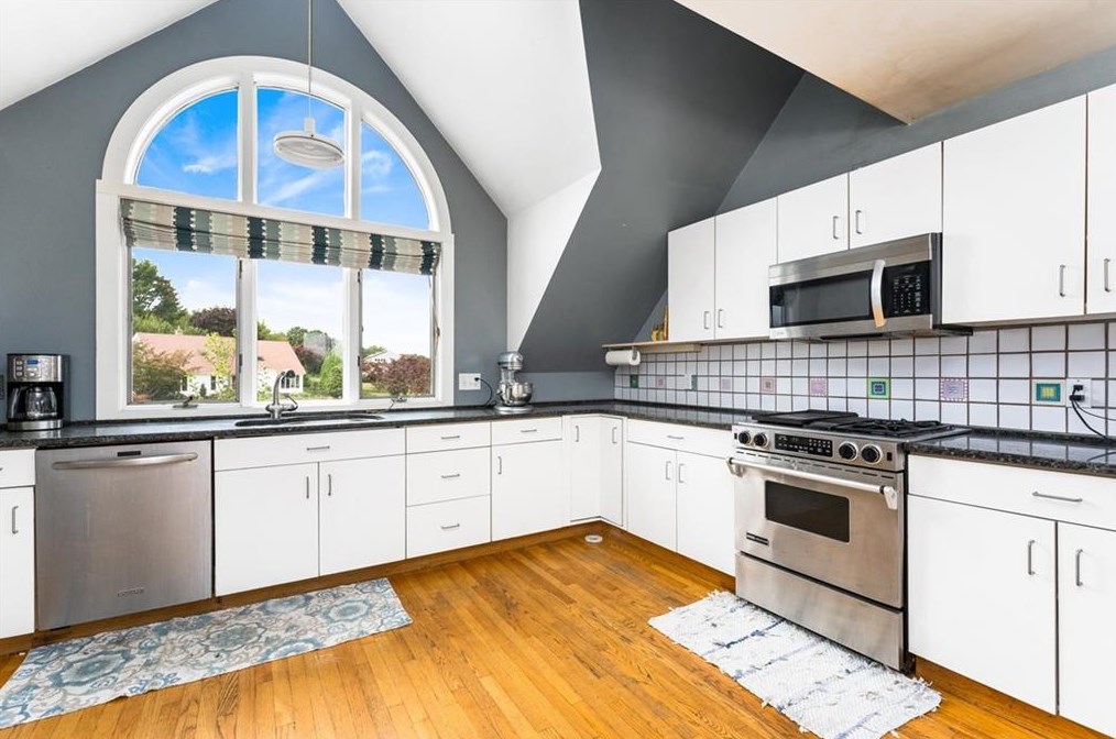 179 Taylor Rd, Portsmouth RI  02871-5416 exterior