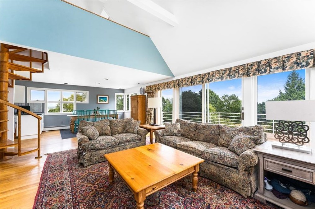 179 Taylor Rd, Portsmouth RI  02871-5416 exterior