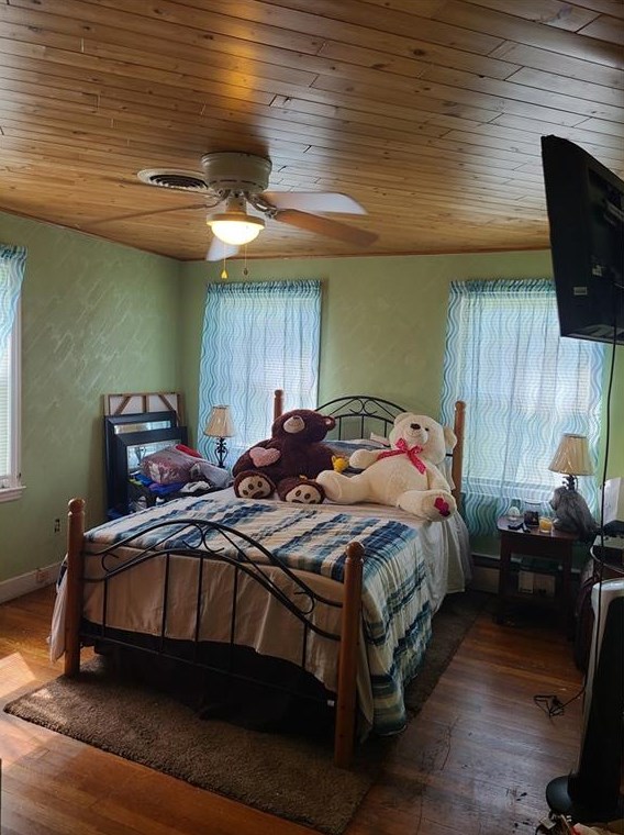 80 Russe St, Cranston RI 02910-1057 exterior