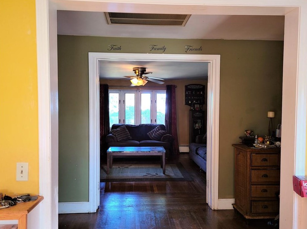 80 Russe St, Cranston RI  02910-1026 exterior