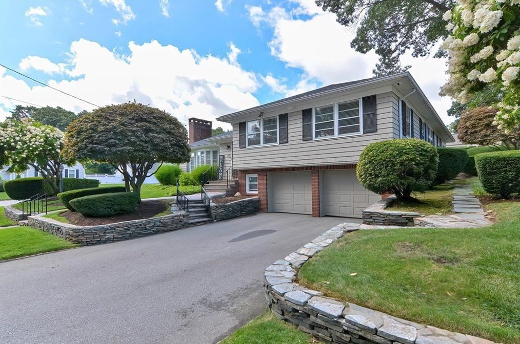 144 Glen Ridge Rd, Cranston RI  02920-6154 exterior