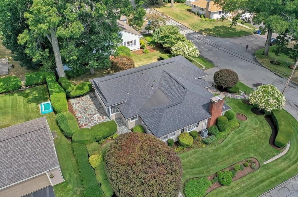 144 Glen Ridge Rd, Cranston RI  02920-6154 exterior