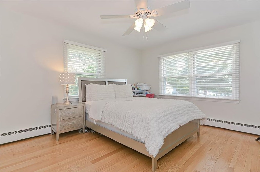 144 Glen Ridge Rd, Cranston RI  02920-6154 exterior