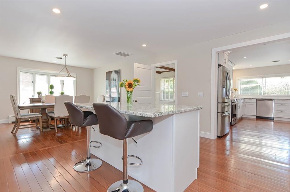 144 Glen Ridge Rd, Cranston RI  02920-6154 exterior