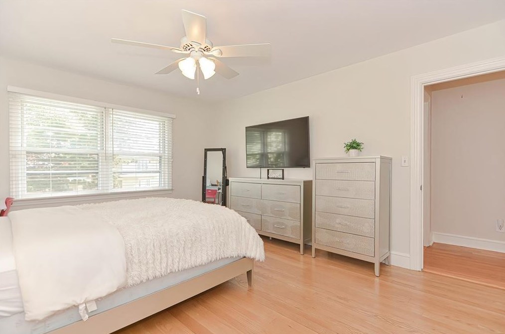 144 Glen Ridge Rd, Cranston RI  02920-6154 exterior