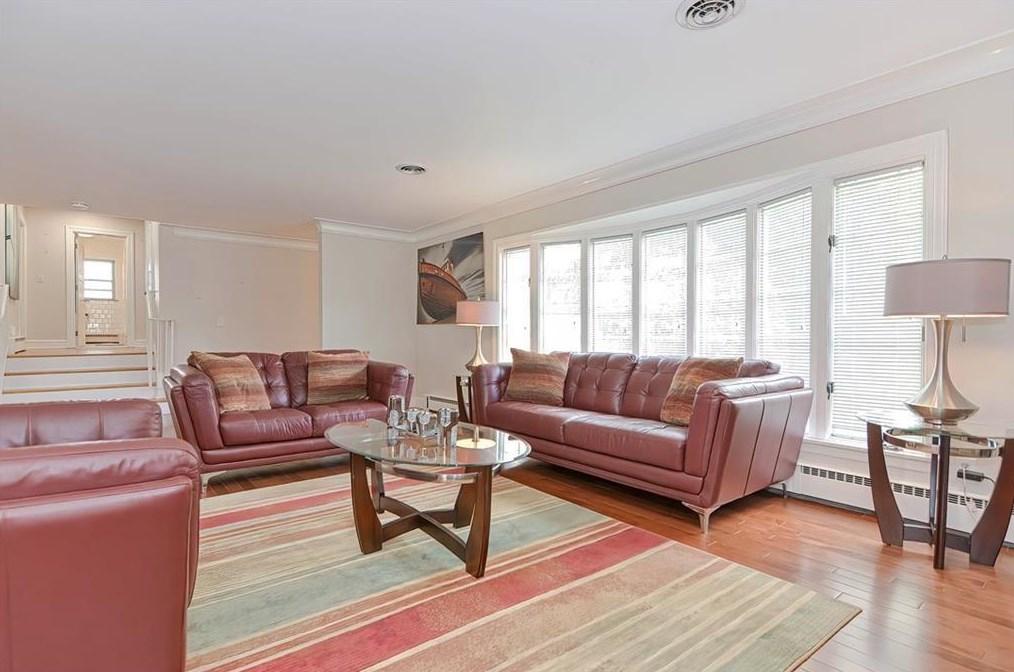 144 Glen Ridge Rd, Cranston RI  02920-6154 exterior