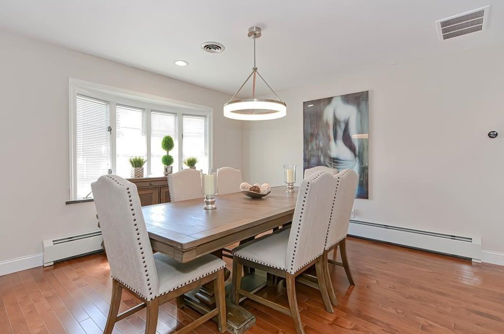 144 Glen Ridge Rd, Cranston RI  02920-6154 exterior