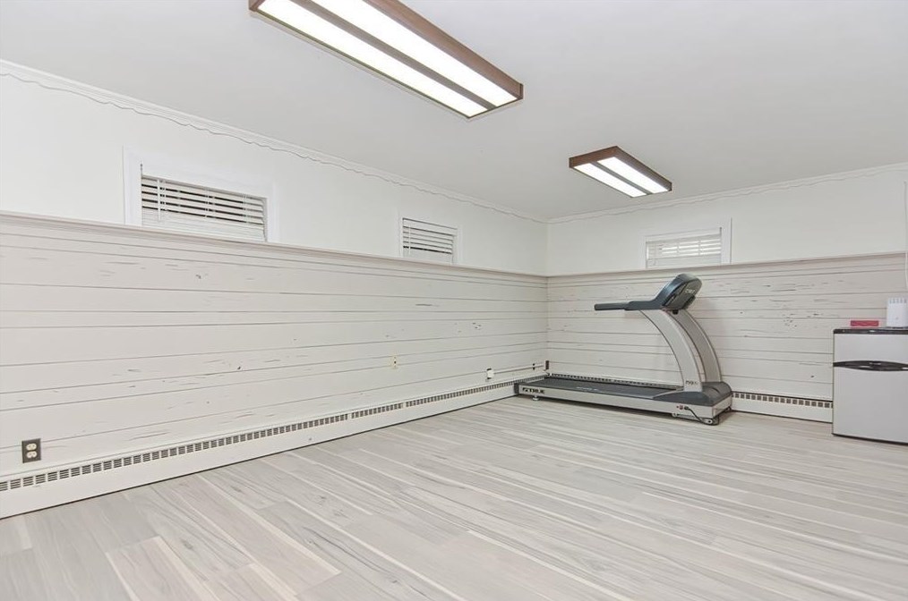 144 Glen Ridge Rd, Cranston RI  02920-6154 exterior