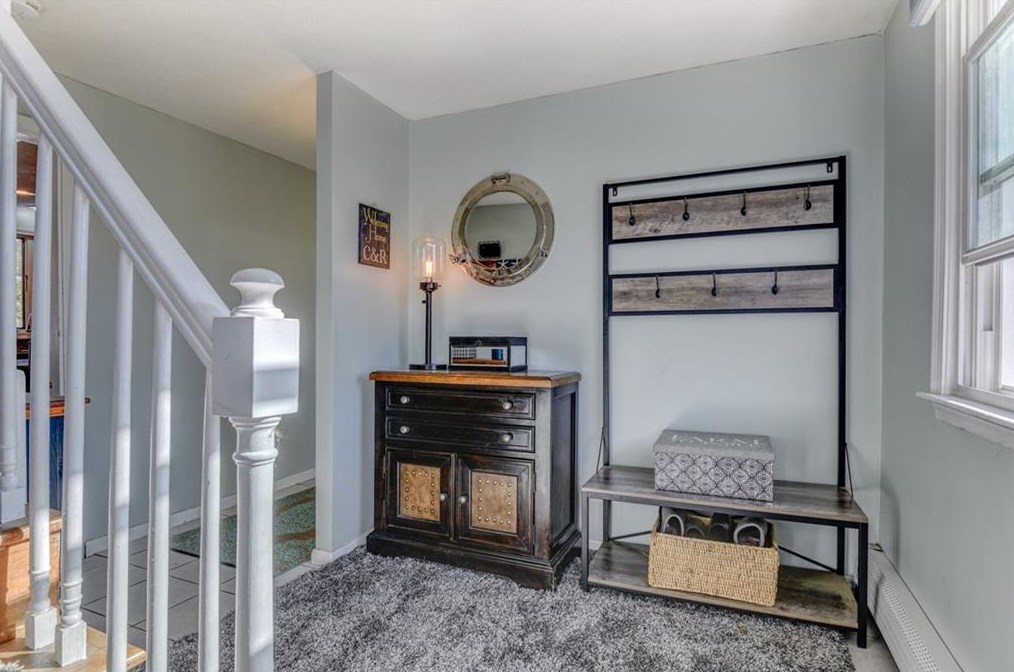 136 Silverwood Ln, West Warwick RI  02893-3306 exterior