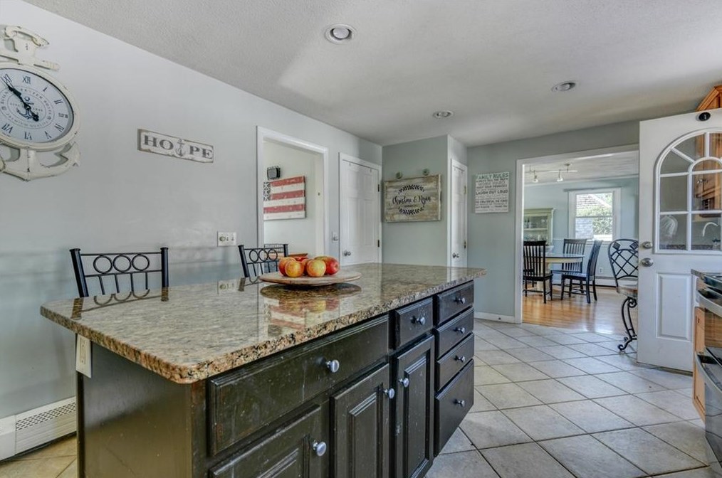 136 Silverwood Ln, West Warwick RI  02893-3306 exterior