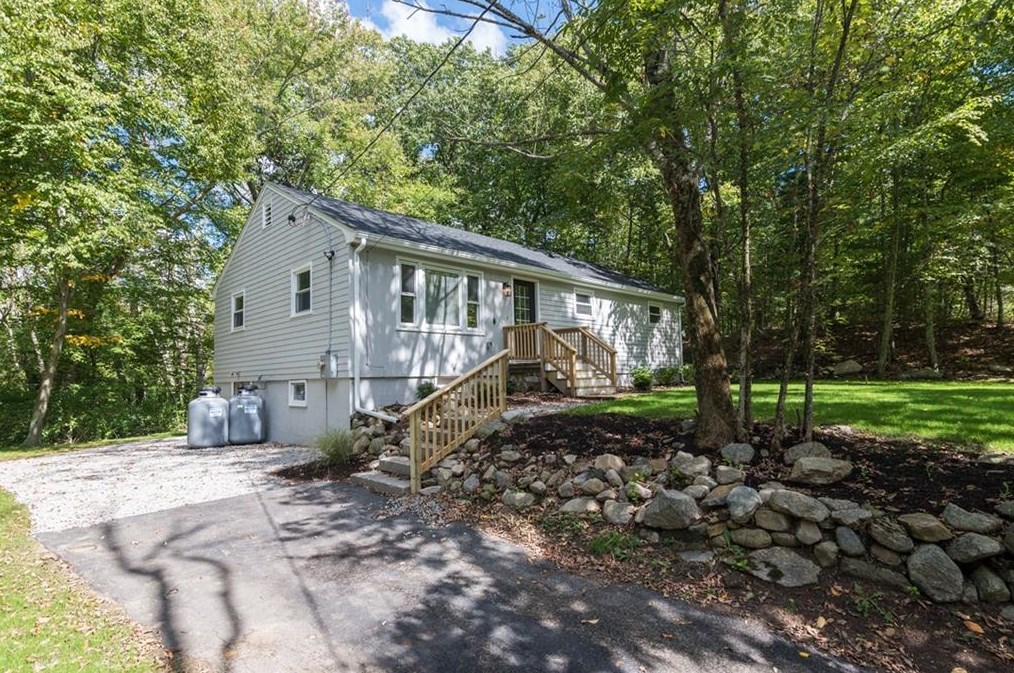 19 Mill Rd, Scituate, RI 02825-1342