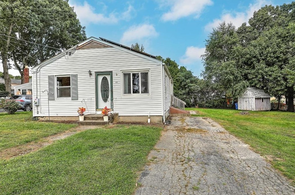 44 Rosemont Ave, Cumberland, RI 02864