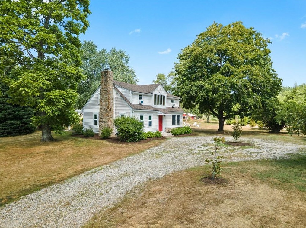 11 Hillsdale Rd, Richmond RI  02892-1002 exterior