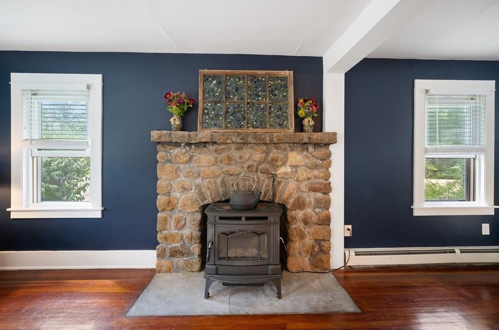 11 Hillsdale Rd, Richmond RI  02892-1002 exterior