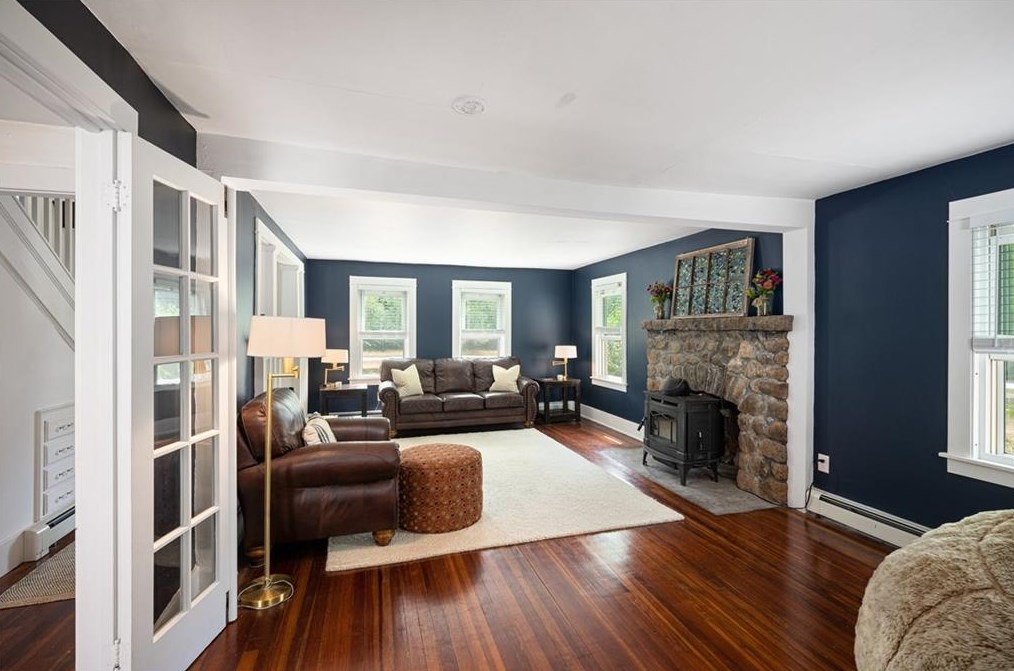11 Hillsdale Rd, Richmond RI  02892-1002 exterior