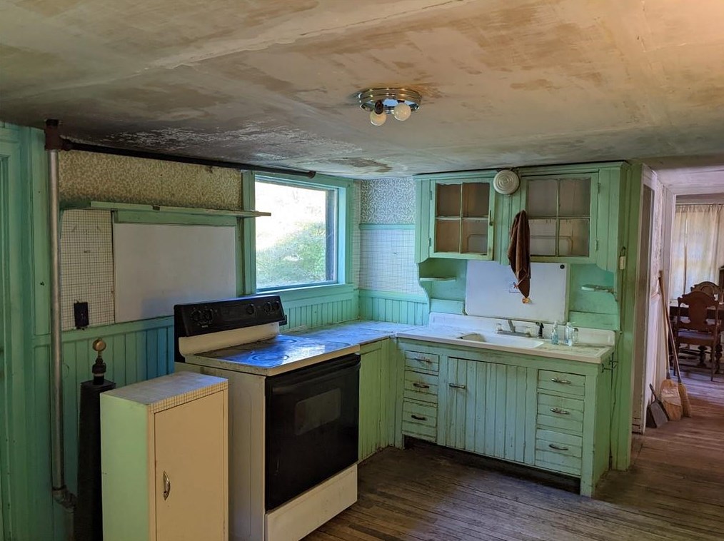 201 Plainfield Pike, Scituate, RI 02825