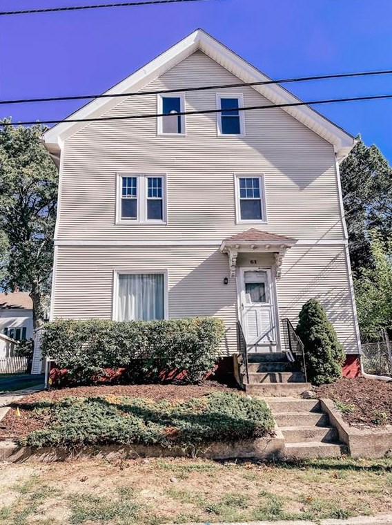 61 Morris Ave, Pawtucket, RI 02860-2519