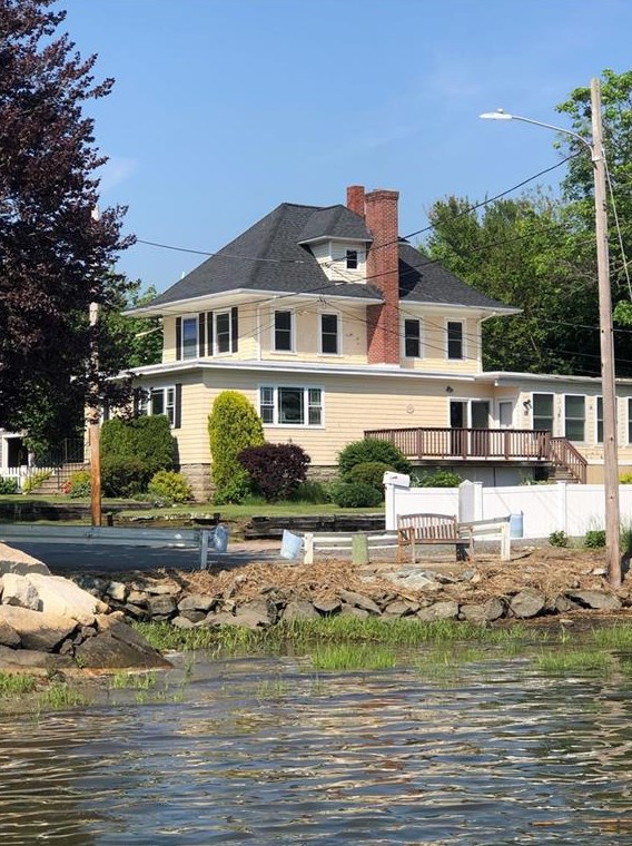 26 King Philip Ave, Barrington, RI 02806-3137