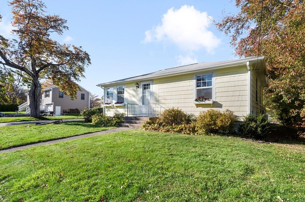 10 Wayne St, South Kingstown, RI 02882