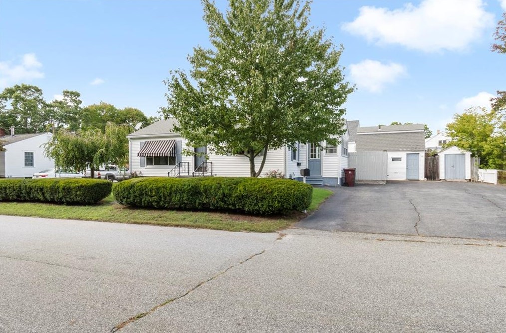 99 Ruskin Ave, Woonsocket, RI 02895