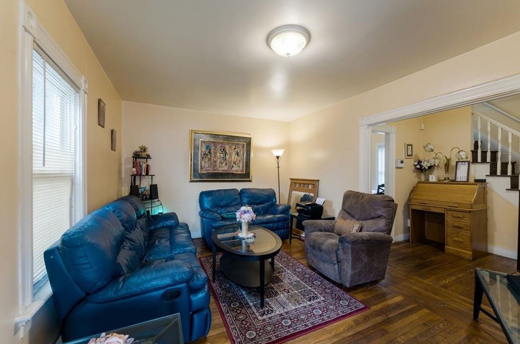 37 Gladstone St, North Providence, RI 02905