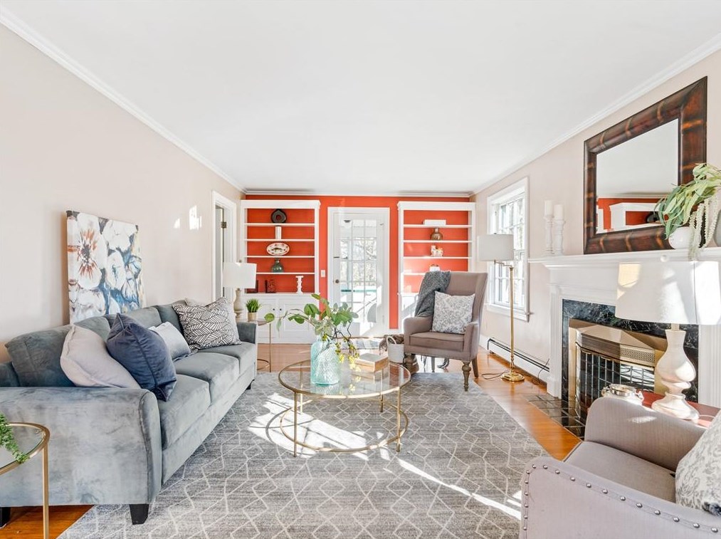 91 Greenwood Ave, East Providence RI  02916-1916 exterior