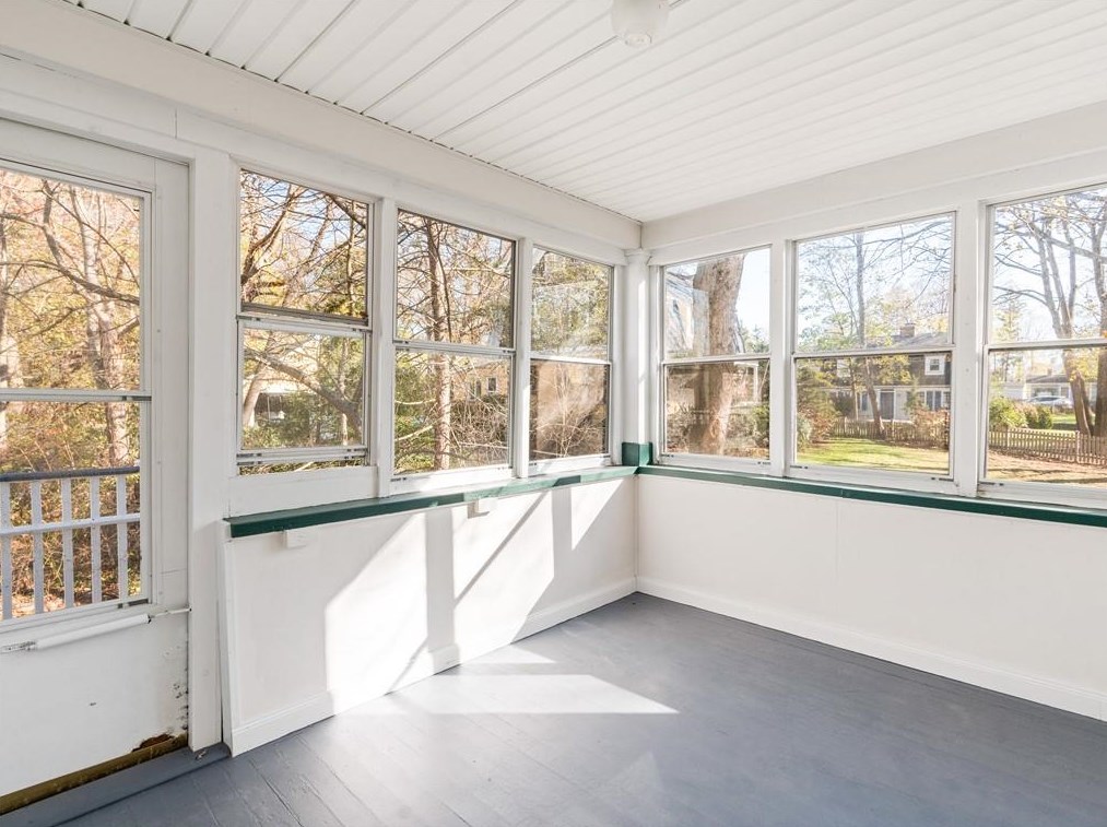 91 Greenwood Ave, East Providence RI  02916-1916 exterior