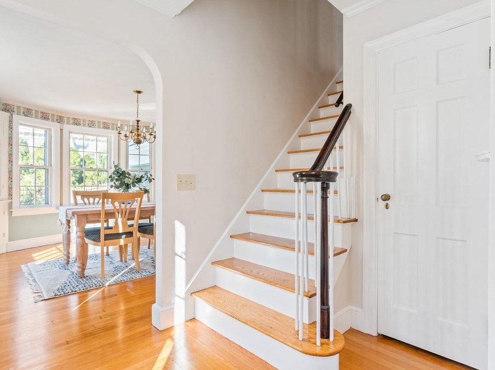 91 Greenwood Ave, East Providence RI  02916-1916 exterior