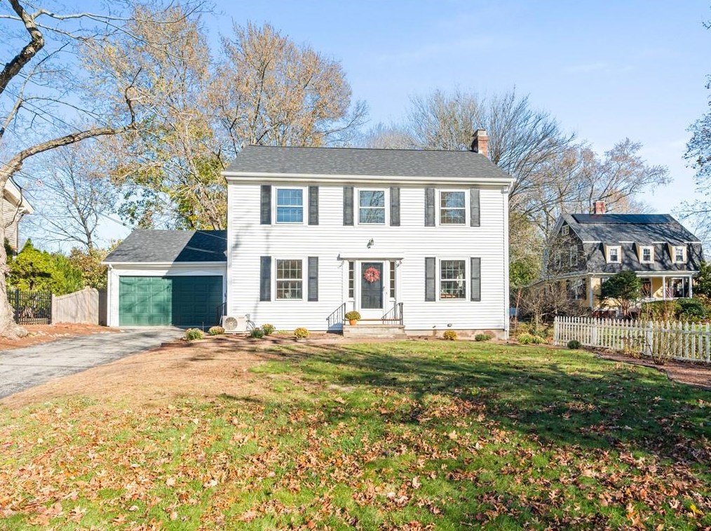 91 Greenwood Ave, East Providence RI  02916-1916 exterior