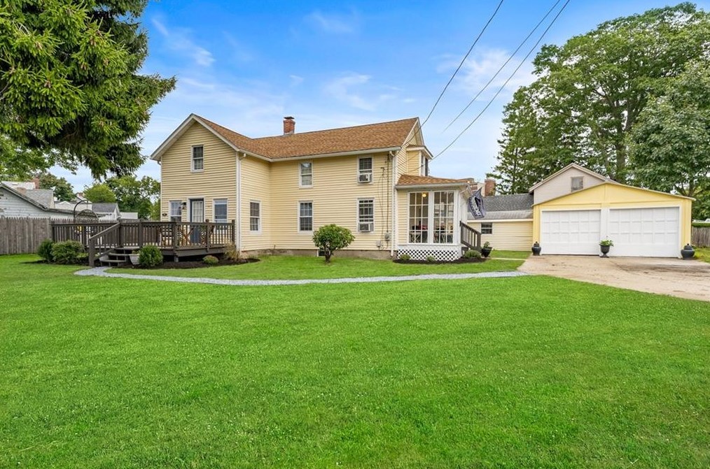 40 Jackson Ave, East Providence, RI 02915